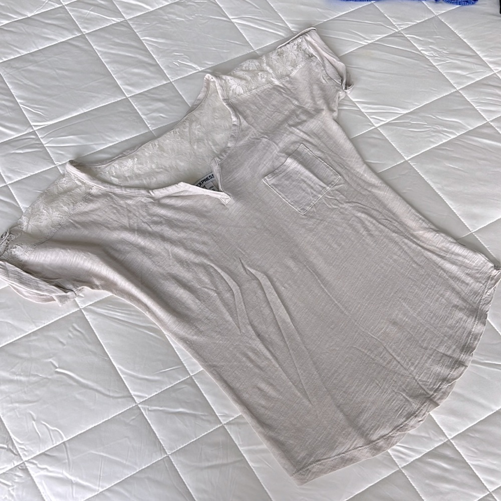 Express Lace Pocket T-Shirt